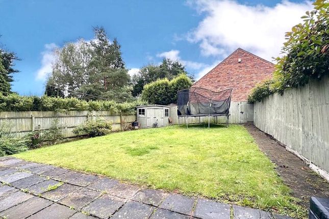 Barn conversion to rent in Lodge Lane, Cannock, Staffordshire