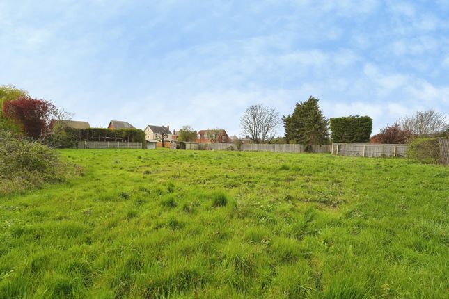 211, Hucclecote Road, Gloucester photo 4