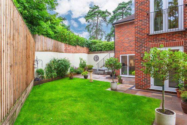 Lock House, 2, Beechwood Drive, Marlow photo 4