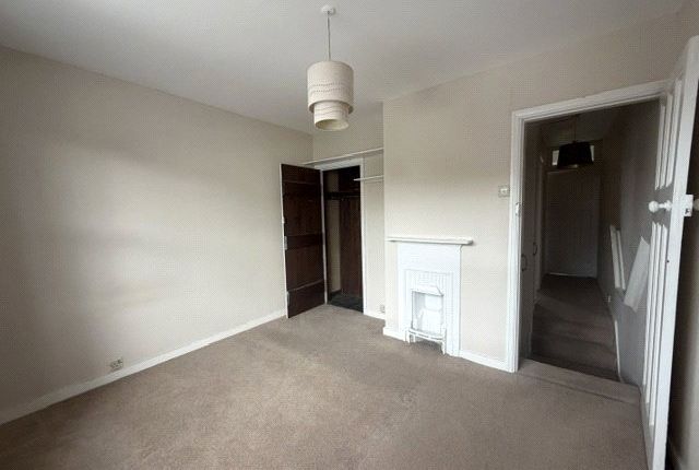 30, Endsleigh Road, Redhill photo 3