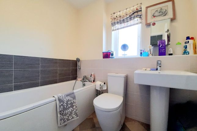 Detached house for sale in Pilgrims Way, Gainsborough