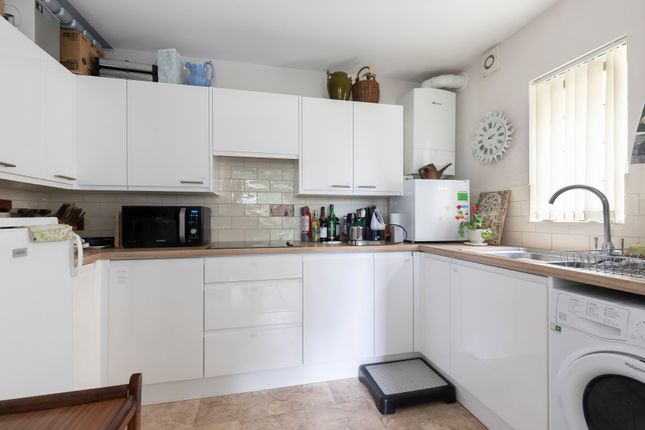 Flat for sale in Station Road, Shipton-Under-Wychwood, Chipping Norton
