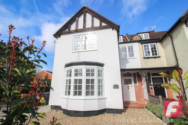 Thumbnail Semi-detached house to rent in Pinner Road, Oxhey
