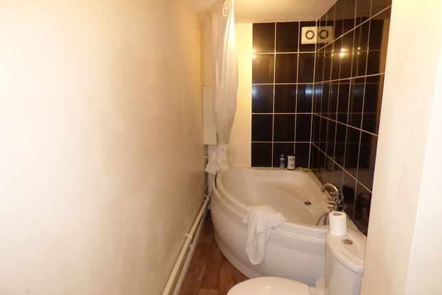 Stockwood Crescent, Luton photo 4