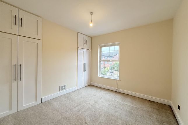 30A, Cheetham Hill Road, Dukinfield photo 4