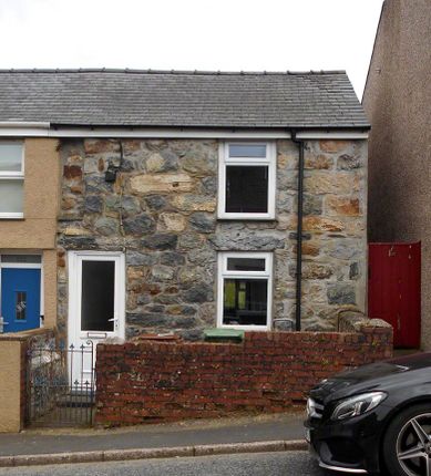 Terraced house to rent in Rhedyw Road, Llanllyfni, Caernarfon