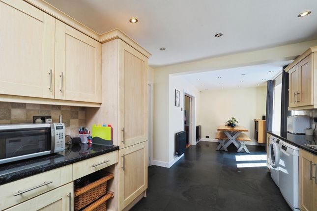 145, Russell Drive, Nottingham photo 4