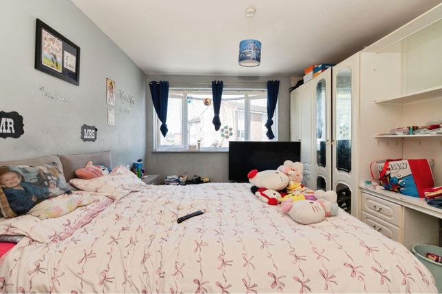 22, Coronation Avenue, Tilbury photo 2