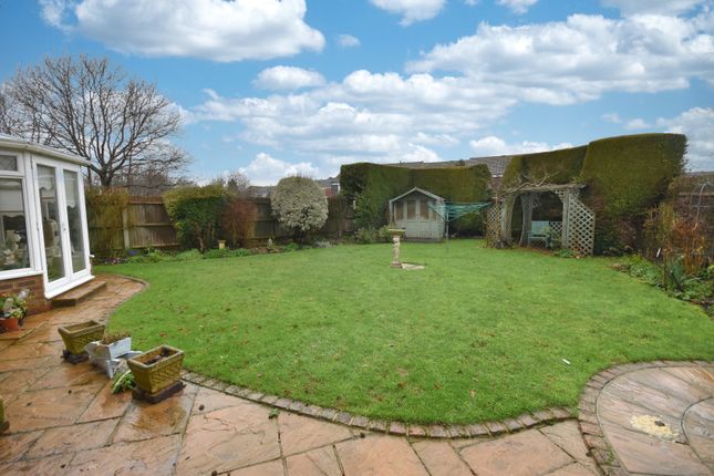 7, Mallard Close, Surrey photo 3