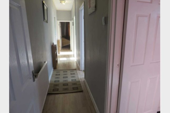 Flat for sale in Newport Road, Cardiff