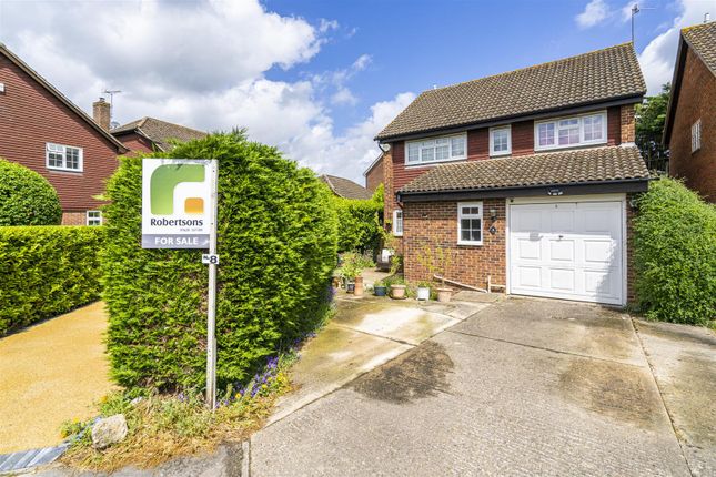 Thumbnail Detached house for sale in Thames Close, Bourne End