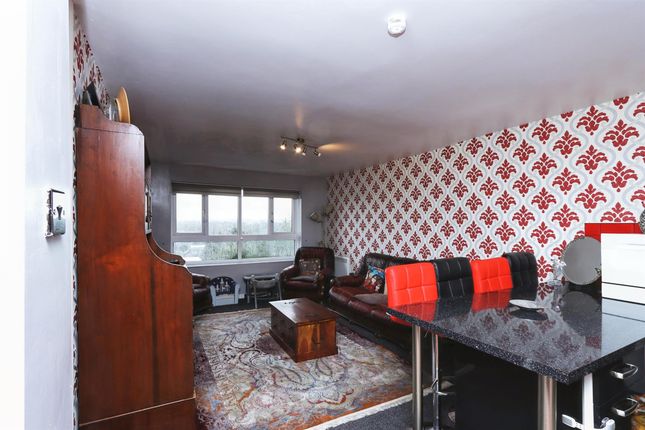 Flat for sale in St. Cecilia Close, Kidderminster