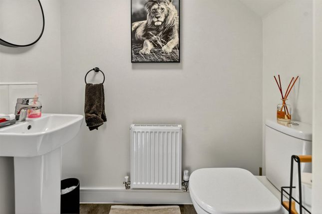 45, Poppy Drive, Thirsk photo 3