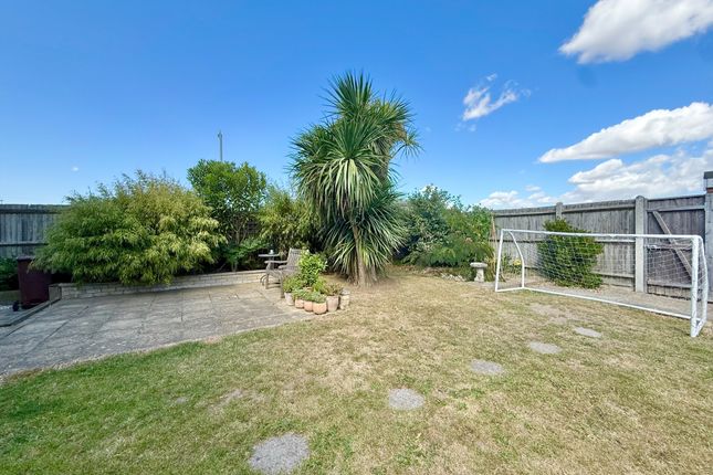 22, Woodstock Way, Great Yarmouth photo 5