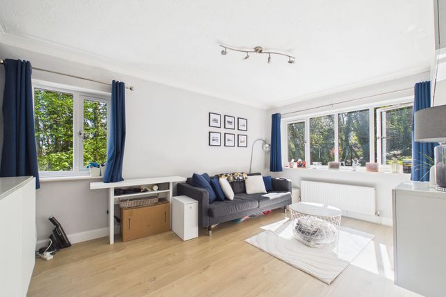 Flat 23, Wheeler Court Armour Hill, Reading photo 2