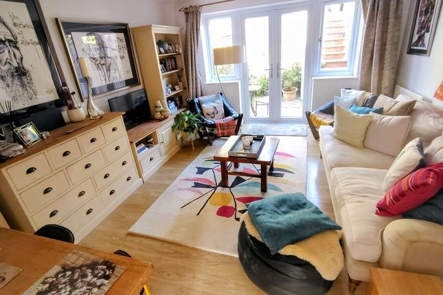 5, Willowbank, Marlow photo 2