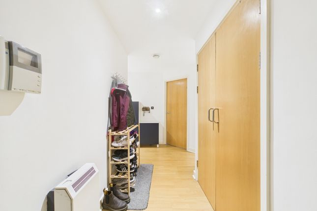 Apartment 74, Queens Court, Hull photo 4