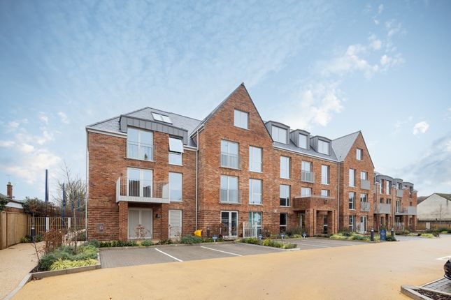 Flat for sale in Wycombe Lane, High Wycombe