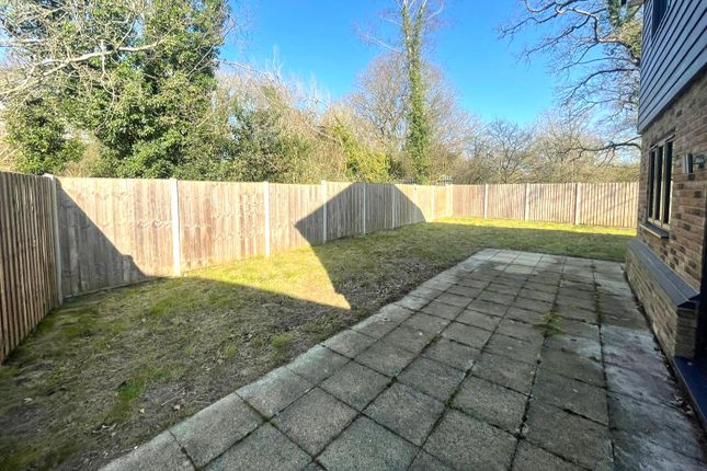 Willow Tree Cottage,, Meadow Close, Ash Vale photo 4