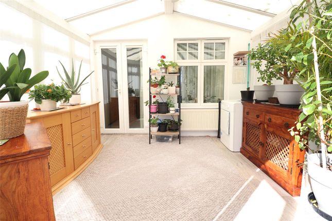 38, Harrow Lane, DAVENTRY photo 4