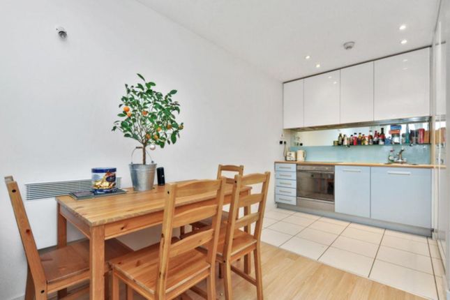 Thumbnail Flat to rent in New River Avenue, London