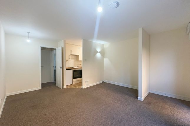 1 Armada Court, Elm Avenue, Chatham photo 2