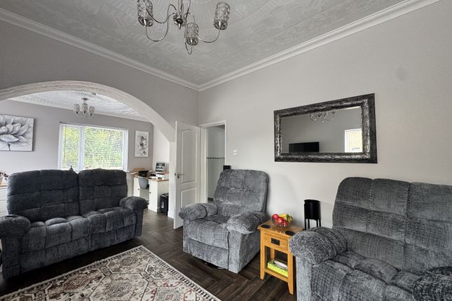 2, Heol Y Gors, Ammanford photo 3