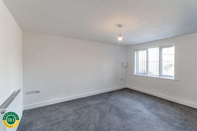 8B, Lime Tree Crescent, Doncaster photo 3