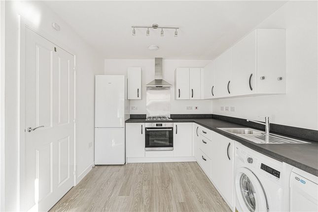 2, Sparrowhawk Crescent, Northampton photo 2