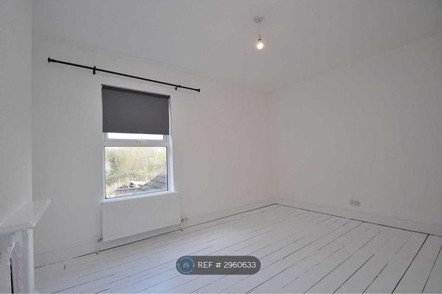 Caledonian Road, New Bradwell, Milton Keynes photo 3