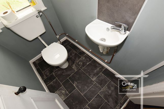 Flat 4,  208, Regents Park Road, SOUTHAMPTON photo 5