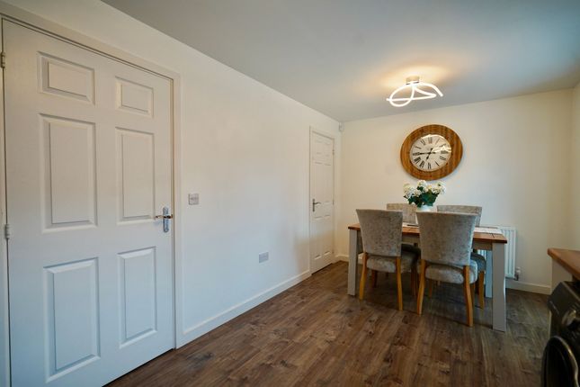 52 Mandalay Road, Mansfield photo 5