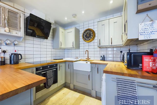 Flat 1, 15, Victoria Park Avenue, Scarborough photo 4