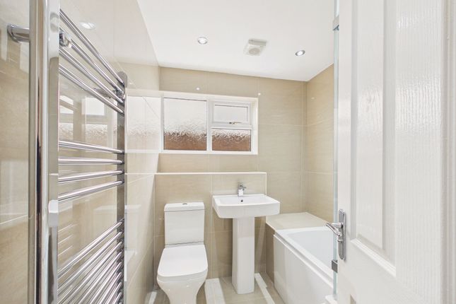 23 Allerdene Walk, Newcastle Upon Tyne photo 3