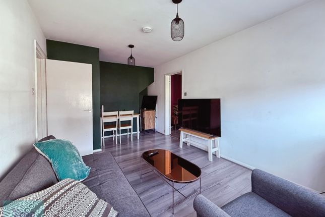 2 Stopsley Court, Hitchin Road, Luton photo 4