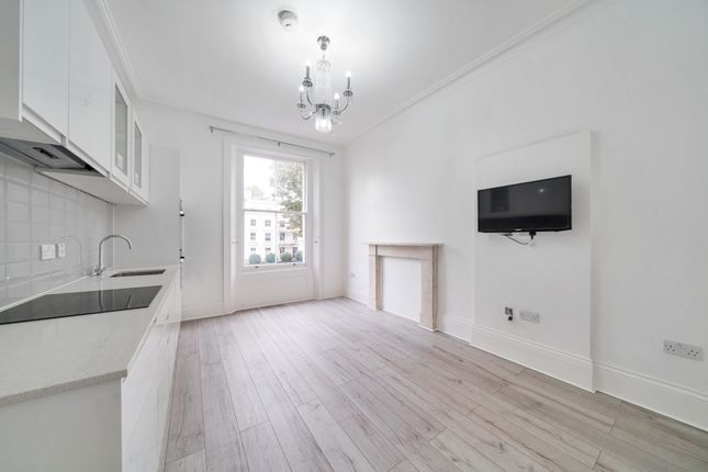 Flat to rent in Princes Square, London W2