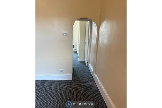 Flat, Walton St, Colne photo 2