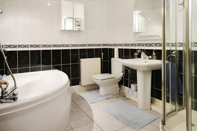 10, Altrincham Road, Cheshire photo 4