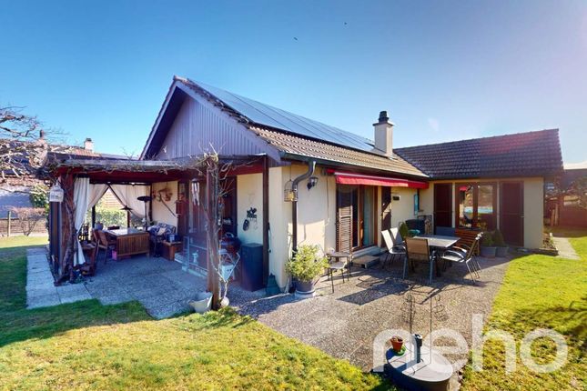 Villa for sale in Thielle-Wavre, Canton De Neuchâtel, Switzerland