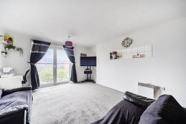 Wheatcroft Court Cleeve Way, Sutton photo 2