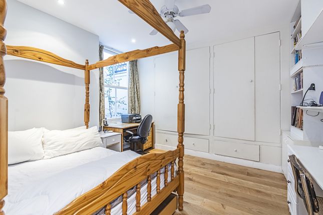 Flat to rent in Queen's Gate Gardens, London