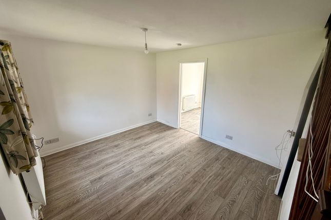 21, The Paddock, Eastbourne photo 4