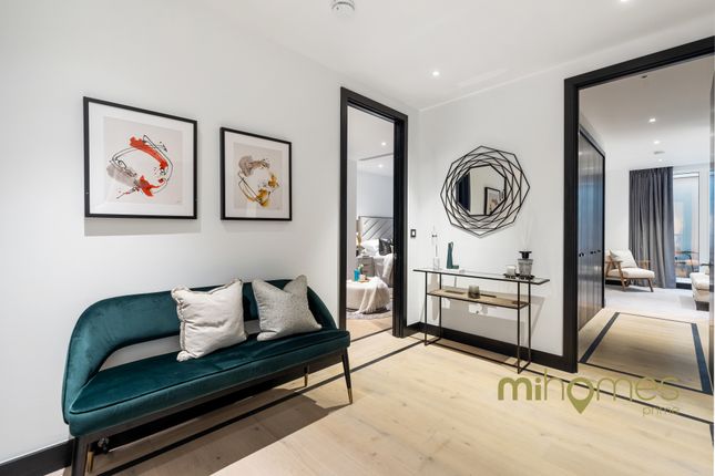 Flat for sale in Chapter Street, Pimlico