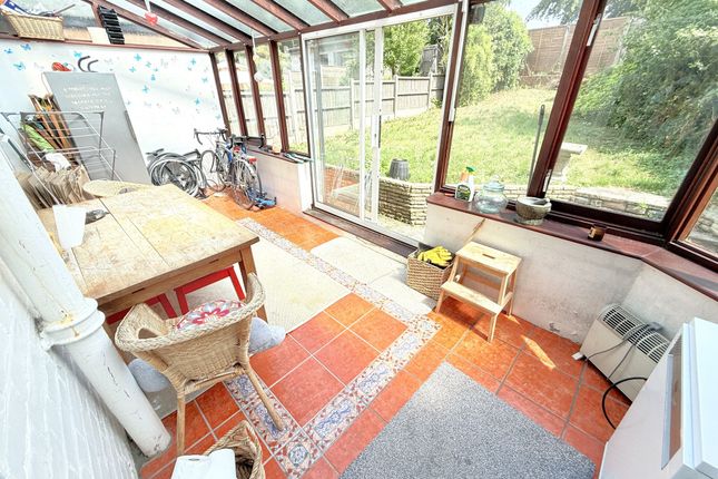 7 Eton Avenue, Barnet photo 5