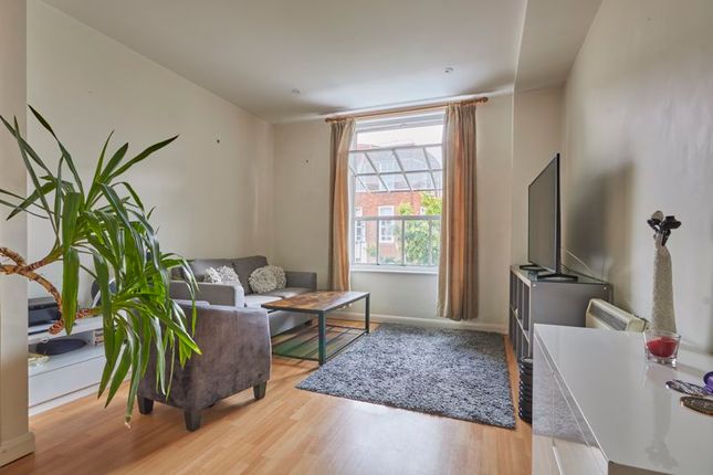 1-bed flat on Flat 17, Bedford House, Princesshay Square, Exeter, £175,000