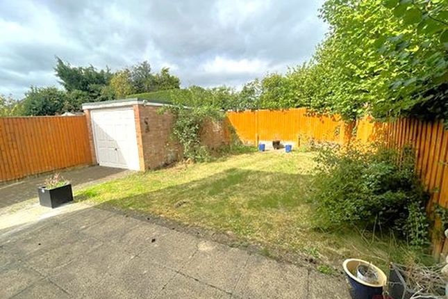 28, Southbourne Drive, Bourne End photo 2