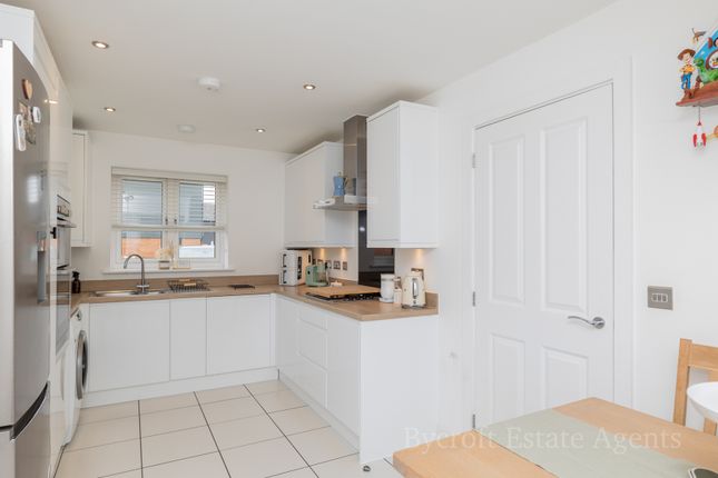 Wainscot Drive, Great Yarmouth photo 3
