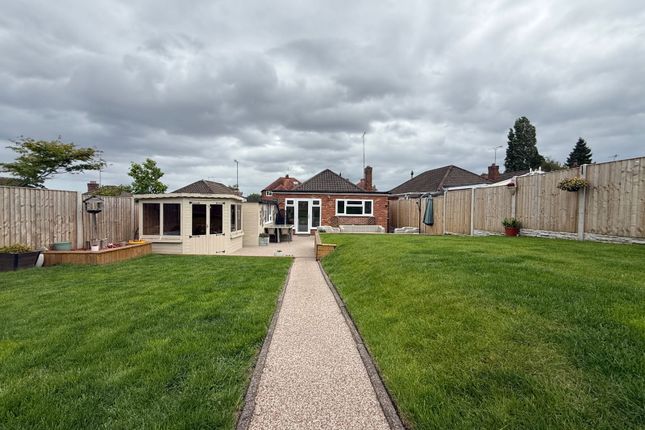 York Crescent, Wollaston, Stourbridge DY8, 3 bedroom bungalow for sale ...