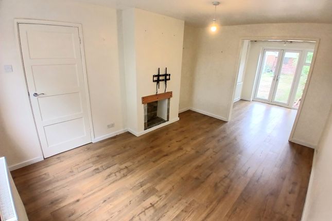 90, St. Margarets, STEVENAGE photo 4