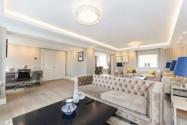 Flat to rent in Boydell Court, St Johns Wood Park